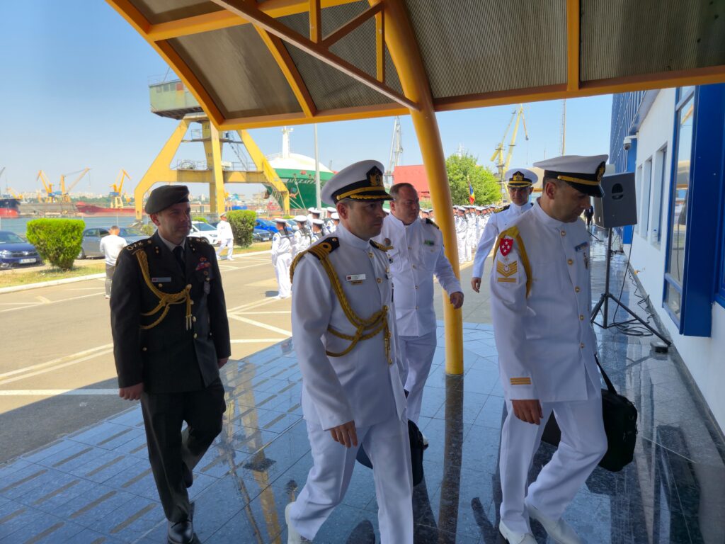 FOTO VIDEO Ministrul Apărării, prezent la preluarea de către România a comenzii Grupului operativ pentru combaterea minelor marine din Marea Neagră 14 FOTO VIDEO Ministrul Apărării, prezent la preluarea de către România a comenzii Grupului operativ pentru combaterea minelor marine din Marea Neagră e6817c9f bd74 4483 a063 04c293f58572