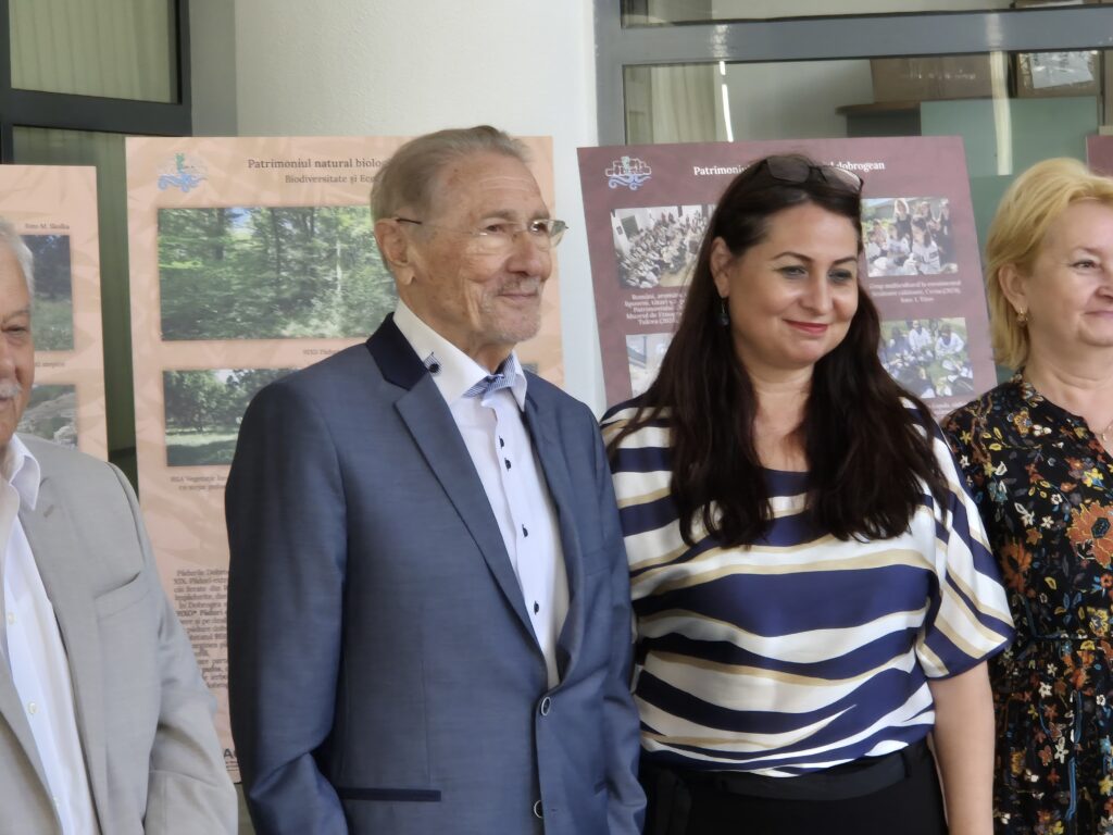FOTO VIDEO Emil Constantinescu participă la vernisajul dedicat patrimoniului natural și cultural al Dobrogei, la Constanța 23 FOTO VIDEO Emil Constantinescu participă la vernisajul dedicat patrimoniului natural și cultural al Dobrogei, la Constanța e6abfcdd 6ff7 408d aafb b01c6e1f5916