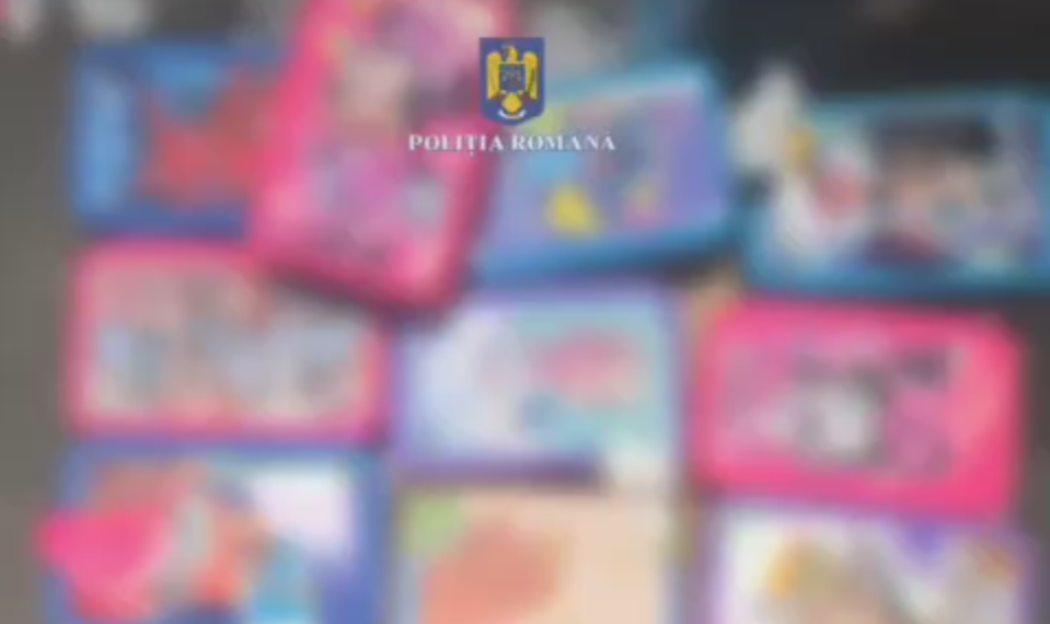 VIDEO Mii de rechizite contrafăcute aduse din China au fost găsite în Portul Constanța ee 3