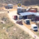 VIDEO Flagrant delict pe malul Dunării: 17 butoaie de motorină preluate ilegal de pe o navă sub pavilion german flagrant