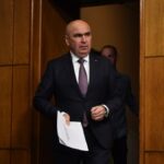 Ilie Bolojan discută azi cu șefa PNRR. România riscă să piardă aproximativ 6 miliarde de euro ilie bolojan discuta azi cu sefa pnrr surse romania risca sa piarda 6 miliarde de euro pentru ca nu a terminat la timp investitiile 989617