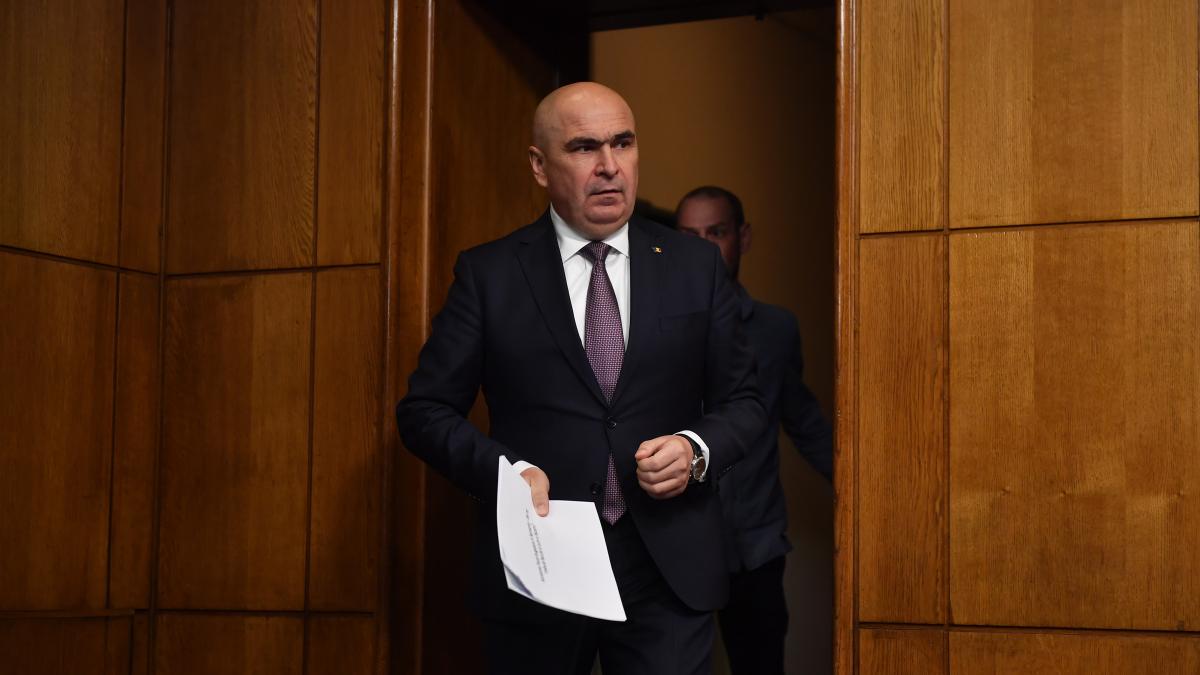 Ilie Bolojan discută azi cu șefa PNRR. România riscă să piardă aproximativ 6 miliarde de euro ilie bolojan discuta azi cu sefa pnrr surse romania risca sa piarda 6 miliarde de euro pentru ca nu a terminat la timp investitiile 989617