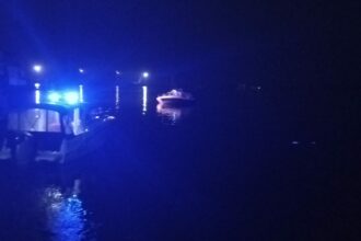 Tragedie la vărsarea Dunării în Mare: PATRU PERSOANE DECEDATE după ce o ambarcațiune cu 14 turiști s-a răsturnat khefklwehf 1