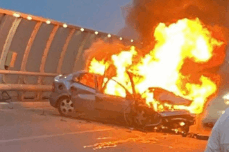 Șoferul mașinii care a luat foc pe Podul de la Butelii era beat! masina foc