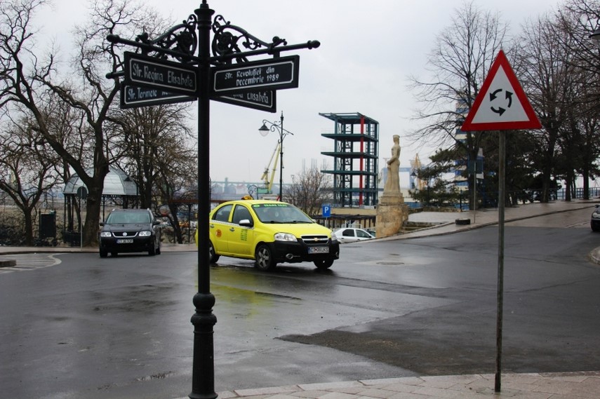 Indicatoarele și plăcuțele cu străzile din Constanța costă primăria PESTE ȘASE milioane de lei placute strazi