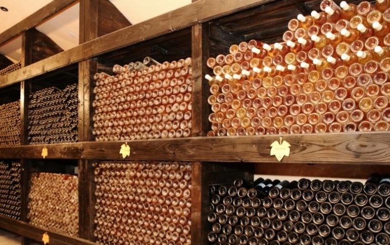 Crama regală a României, scoasă la vânzare bucată cu bucată/ Lichidatorii nu reușesc să vândă bunurile firmei 4 Crama regală a României, scoasă la vânzare bucată cu bucată/ Lichidatorii nu reușesc să vândă bunurile firmei vinuri de macin 5 900 600