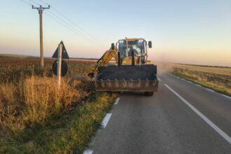 FOTO Drumuri Județene: Cosire a vegetației pe DJ 391 Biruința și DJ 391A pentru drumuri mai sigure 530895760 692061620549668 6807377892597807125 n