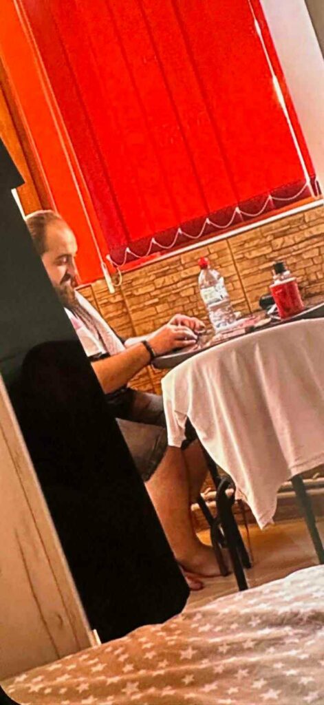 FOTO VIDEO EXCLUSIV Protosinghelul surprins în ipostaze compromițătoare, sub ascultarea duhovnicească a IPS Teodosie/ Un nou scandal în Biserica Ortodoxă: homosexualitate și desfrâu 5 FOTO VIDEO EXCLUSIV Protosinghelul surprins în ipostaze compromițătoare, sub ascultarea duhovnicească a IPS Teodosie/ Un nou scandal în Biserica Ortodoxă: homosexualitate și desfrâu 536474865 122153985470610916 70603711113962462 n