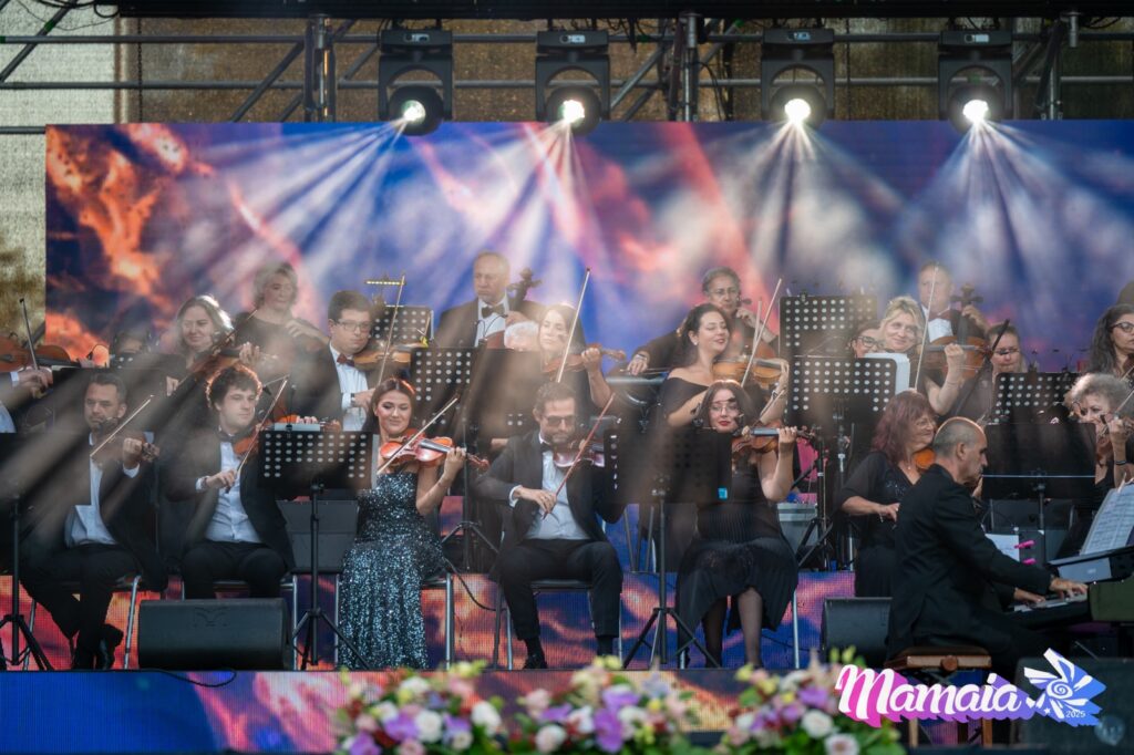 FOTO VIDEO S-a încheiat Festivalul Național de Muzică Ușoară Mamaia 2025. Trofeul a fost înmânat de președintele Consiliului Județean Constanța, Florin Mitroi 2 FOTO VIDEO S-a încheiat Festivalul Național de Muzică Ușoară Mamaia 2025. Trofeul a fost înmânat de președintele Consiliului Județean Constanța, Florin Mitroi Gala foto 2