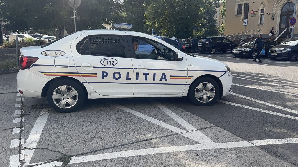 UPDATE VIDEO Magistrații au decis: Executorul și consilierul AUR rămân în arest preventiv/ Instanța a admis cererea DIICOT pentru toți arestații din „Fabrica de Moșteniri” 12 UPDATE VIDEO Magistrații au decis: Executorul și consilierul AUR rămân în arest preventiv/ Instanța a admis cererea DIICOT pentru toți arestații din „Fabrica de Moșteniri” IMG 9242