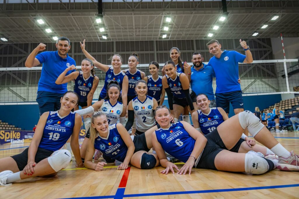 FOTO Echipa UOC, pe podiumul european! Medalie de bronz la Campionatul Universitar de Volei Feminin 2025 2 FOTO Echipa UOC, pe podiumul european! Medalie de bronz la Campionatul Universitar de Volei Feminin 2025 UOC 4