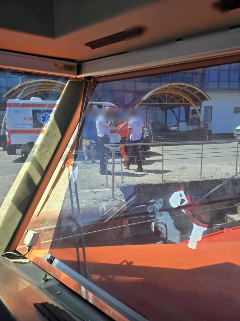 FOTO Operațiune de salvare pe mare, coordonată de ARSVOM și MRCC în rada Portului Constanța 2 FOTO Operațiune de salvare pe mare, coordonată de ARSVOM și MRCC în rada Portului Constanța WhatsApp Image 2025 08 02 at 16.31.31 3