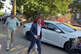 FOTO VIDEO UPDATE Primarul Mangaliei, Cristian Radu, REȚINUT de procurorii DNA Constanța într-un NOU dosar de corupție: anchetatorii vizează o mită de 600.000 de euro/ În timpul audierilor a fost chemat un fost viceprimar WhatsApp Image 2025 08 20 at 17.37.03 1