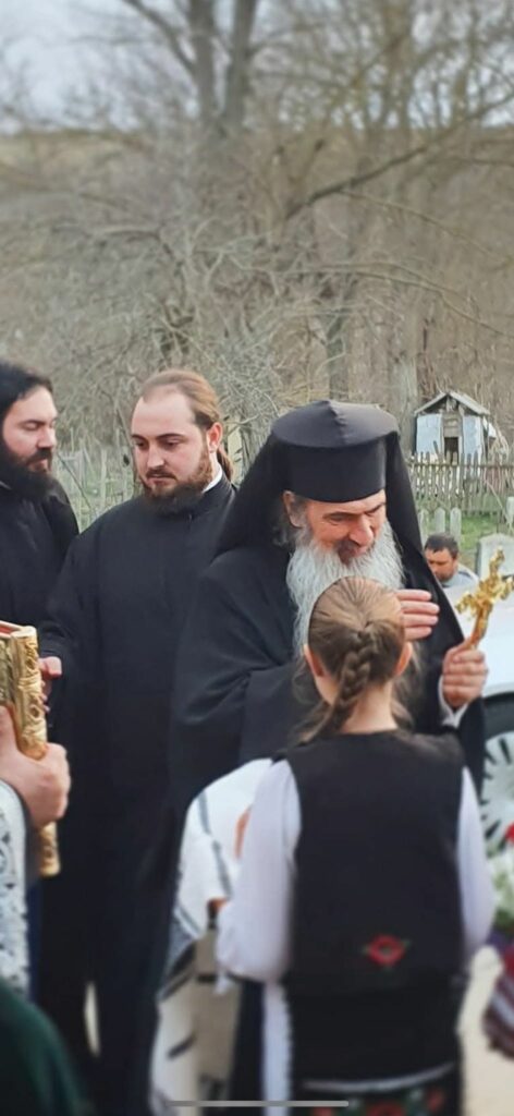 FOTO VIDEO EXCLUSIV Protosinghelul surprins în ipostaze compromițătoare, sub ascultarea duhovnicească a IPS Teodosie/ Un nou scandal în Biserica Ortodoxă: homosexualitate și desfrâu 9 FOTO VIDEO EXCLUSIV Protosinghelul surprins în ipostaze compromițătoare, sub ascultarea duhovnicească a IPS Teodosie/ Un nou scandal în Biserica Ortodoxă: homosexualitate și desfrâu WhatsApp Image 2025 08 23 at 21.40.00 4