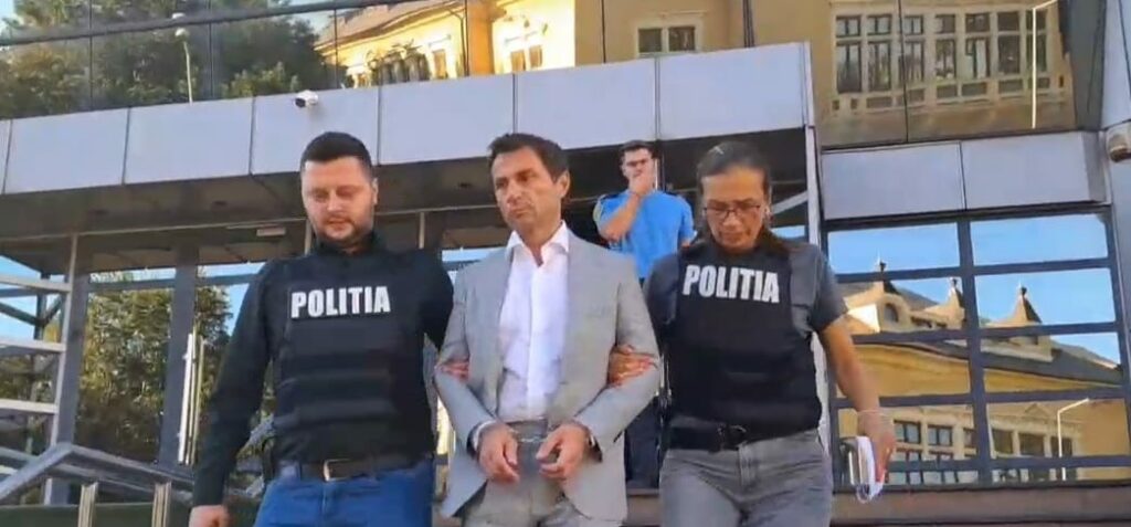 BREAKING SURSE Radu Cristian merge în AREST preventiv / Curtea de Apel a admis contestația DNA/ Acuzațiile: 645.000 de euro mită, terenuri și haine de lux FOTO VIDEO 3 BREAKING SURSE Radu Cristian merge în AREST preventiv / Curtea de Apel a admis contestația DNA/ Acuzațiile: 645.000 de euro mită, terenuri și haine de lux FOTO VIDEO WhatsApp Image 2025 08 27 at 18.11.32 1