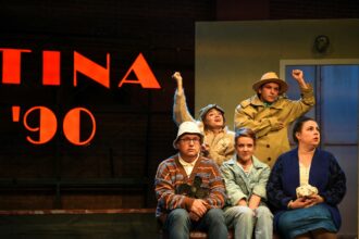 Spectacol la Casa de Cultură din Constanța:„Părinți” – comedia tandră a unei copilării în România anilor ’80–’90 c cosmin kleiner stoian jpeg 20