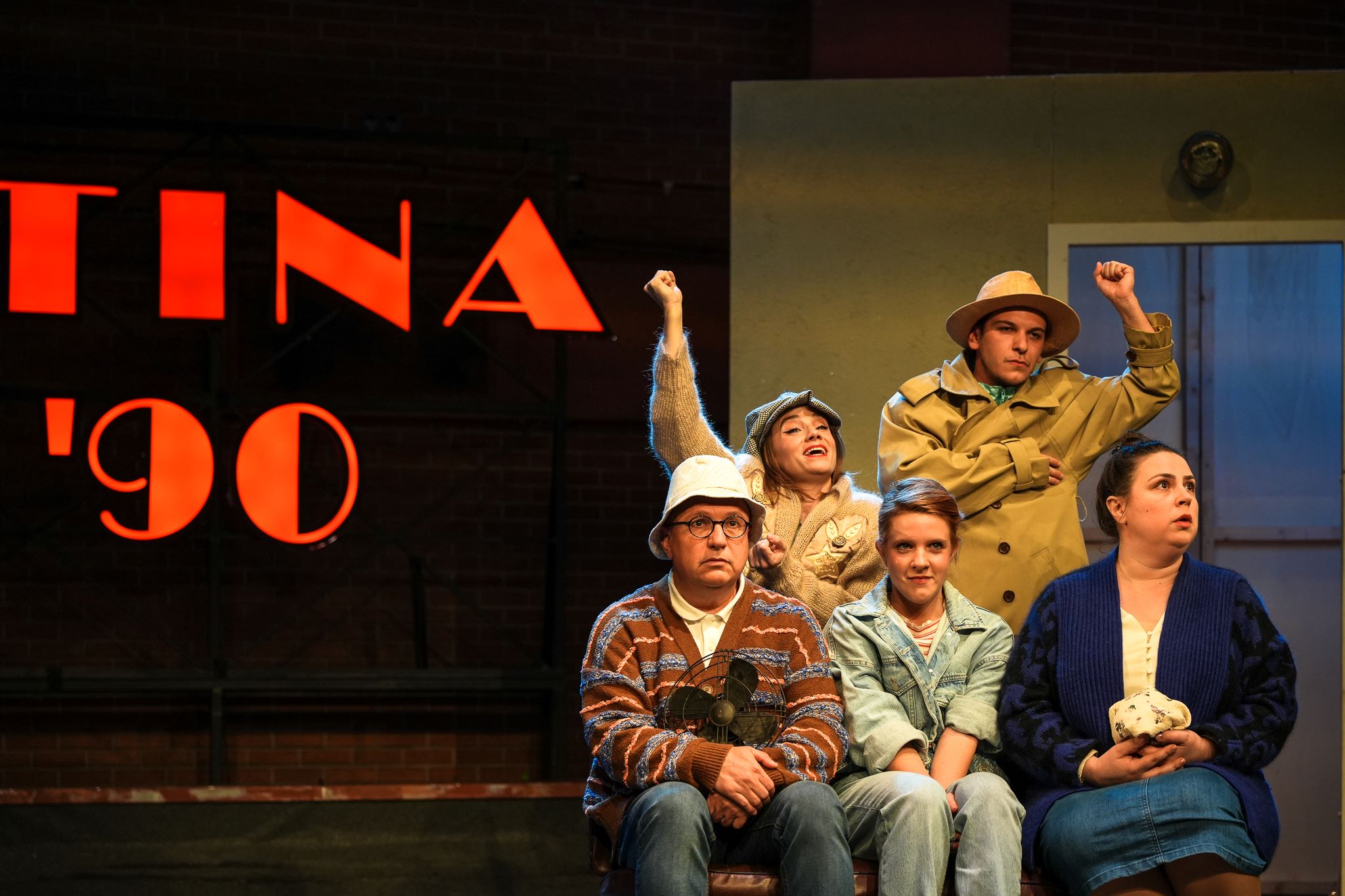 Spectacol la Casa de Cultură din Constanța:„Părinți” – comedia tandră a unei copilării în România anilor ’80–’90 c cosmin kleiner stoian jpeg 20