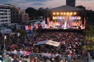 Galerie FOTO Festivalul Național de Muzică Ușoară Mamaia 2025 – seara a doua ziua 2 foto 4