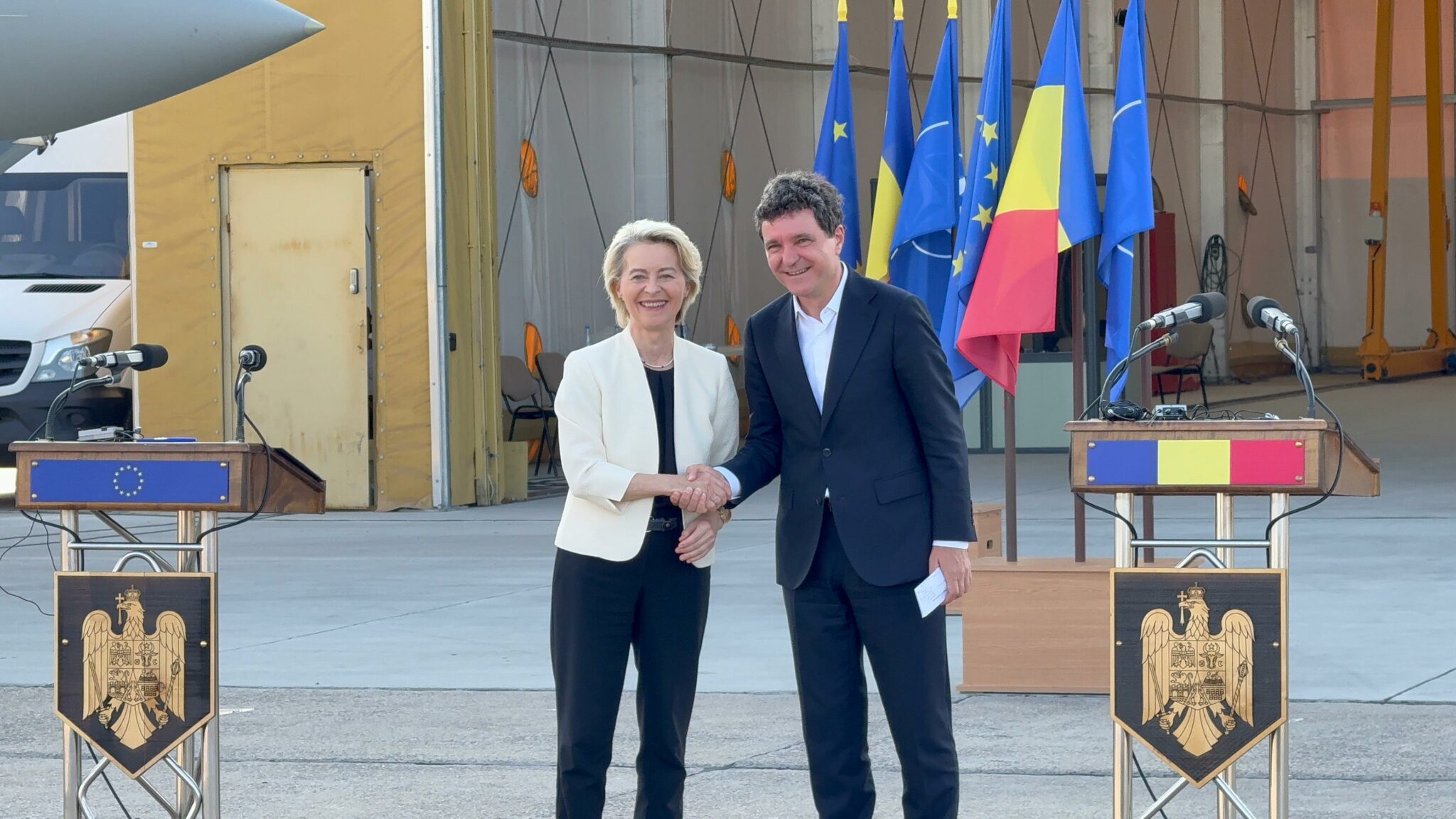 FOTO VIDEO Ursula von der Leyen, la Constanța: Conferință de presă cu președintele Nicușor Dan, la Baza 57 Mihail Kogălniceanu/ Șefa Comisiei Europene: Ţara dumneavoastră este un atu esenţial pentru securitatea Europei WhatsApp Image 2025 09 01 at 18.33.12