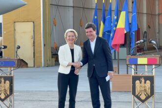 FOTO VIDEO Ursula von der Leyen, la Constanța: Conferință de presă cu președintele Nicușor Dan, la Baza 57 Mihail Kogălniceanu/ Șefa Comisiei Europene: Ţara dumneavoastră este un atu esenţial pentru securitatea Europei WhatsApp Image 2025 09 01 at 18.33.12