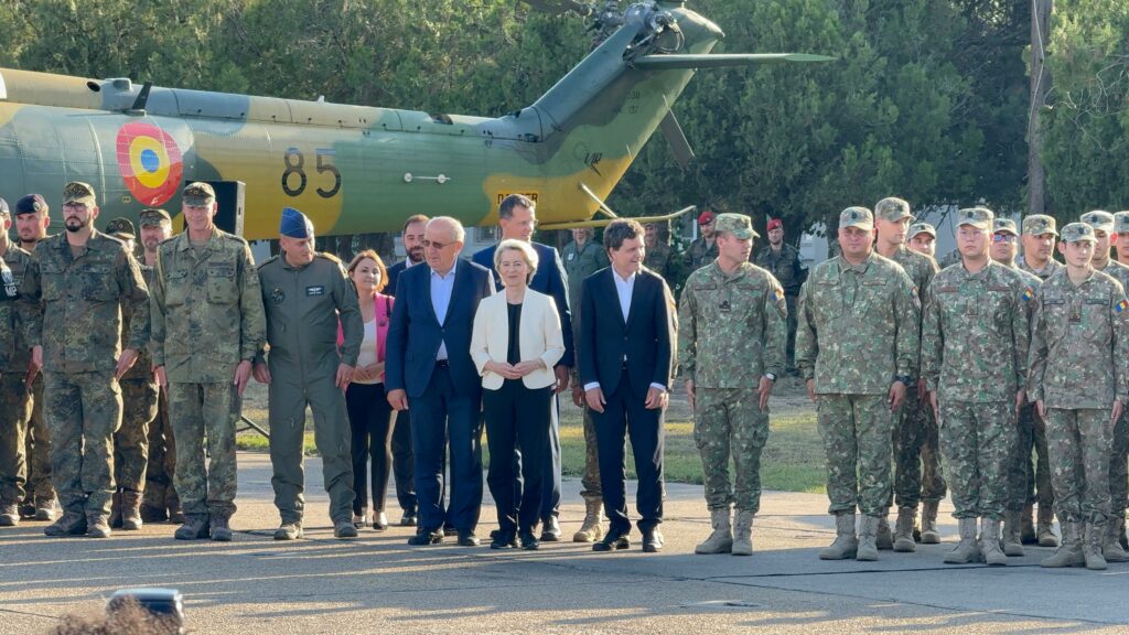 FOTO VIDEO Ursula von der Leyen, la Constanța: Conferință de presă cu președintele Nicușor Dan, la Baza 57 Mihail Kogălniceanu/ Șefa Comisiei Europene: Ţara dumneavoastră este un atu esenţial pentru securitatea Europei 35 FOTO VIDEO Ursula von der Leyen, la Constanța: Conferință de presă cu președintele Nicușor Dan, la Baza 57 Mihail Kogălniceanu/ Șefa Comisiei Europene: Ţara dumneavoastră este un atu esenţial pentru securitatea Europei WhatsApp Image 2025 09 01 at 19.03.15