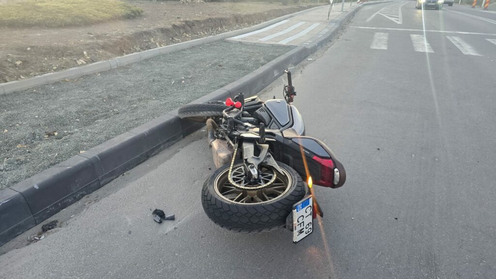 FOTO VIDEO Motociclist implicat într-un accident la intrare în Năvodari WhatsApp Image 2025 09 15 at 19.24.58